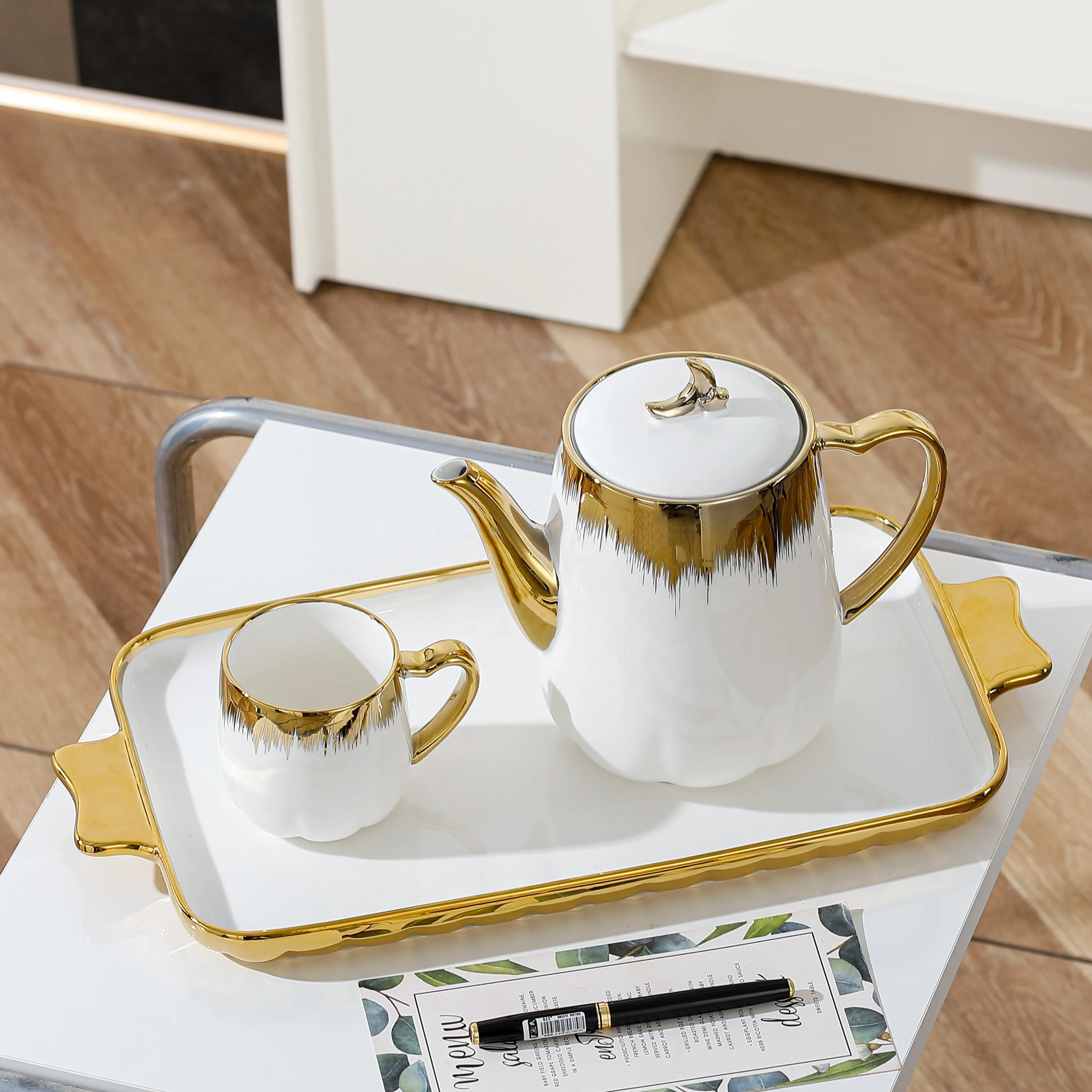 For 6 Person Use Creative Electroplate Art Decor Wholesale Ceramic Tea Cup Set with Gift Box 6 Cups 1 Teapot and Serving Tray