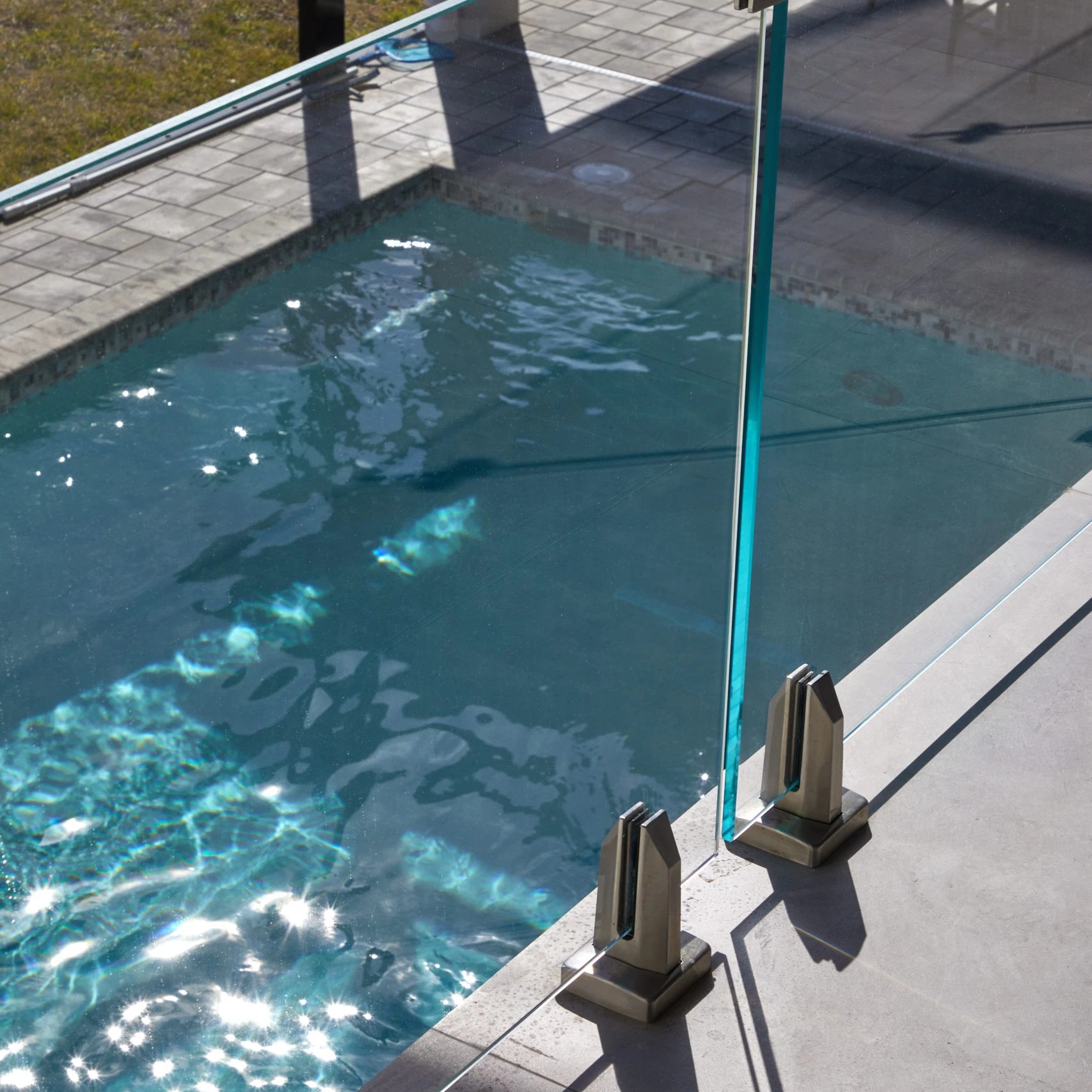 CAN/CGSB standard modern frameless spigot glass pool glass fencing railings system