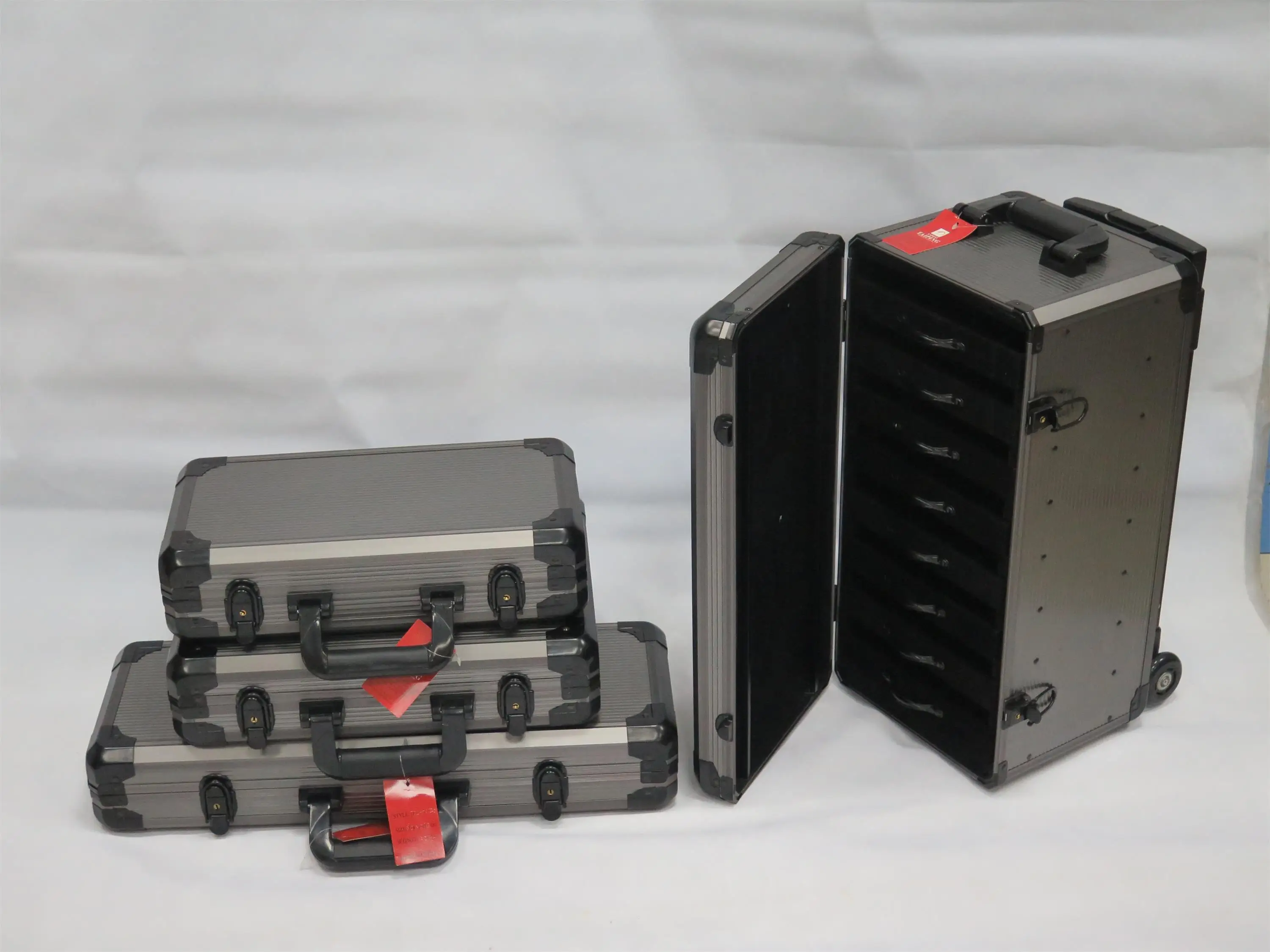 Персонализированный утолщенный чемодан для казино, контейнер для покера, коробка от производителя, 300 шт., 500 шт., 1000 шт., 2000 шт., алюминиевый чехол для покерных чипов