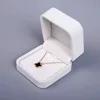 Caja blanca para collar