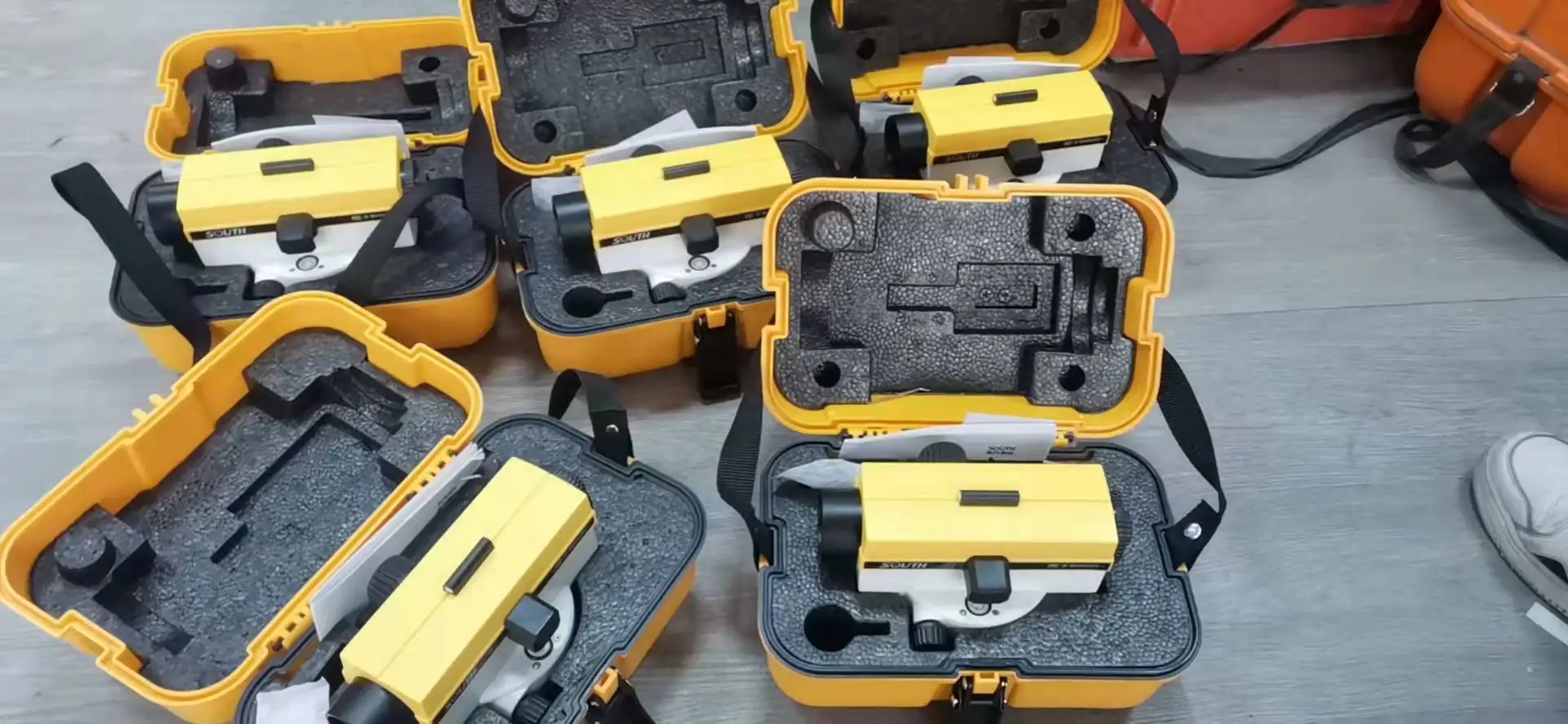 Factory supply discount price auto level South DSZ3 DSZ2 NL32B dumpy level 32X auto level