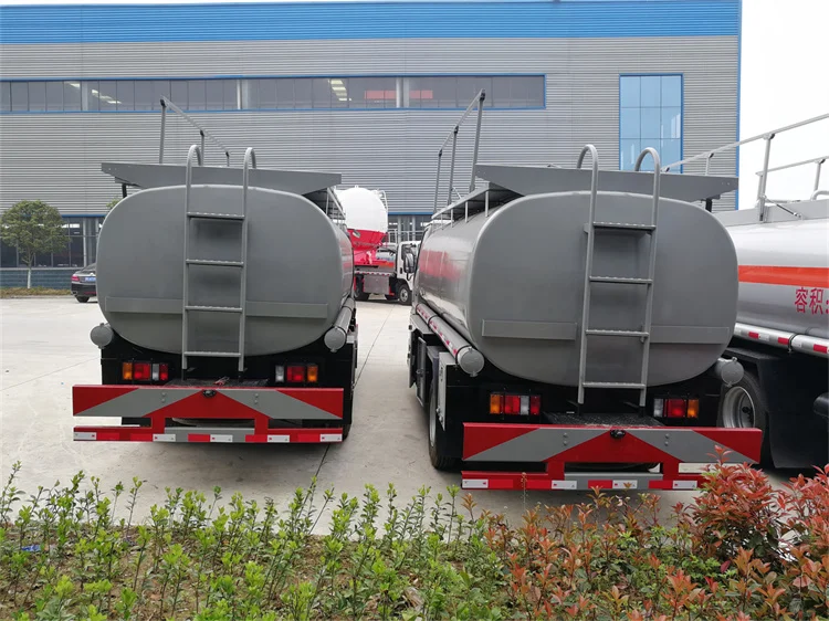 Isuzu ELF Mini Fuel Tanker Truck Japan Brand 5000 Liters New Condition Manual Transmission 4x2 Drive Wheel for Oil Storage Reel