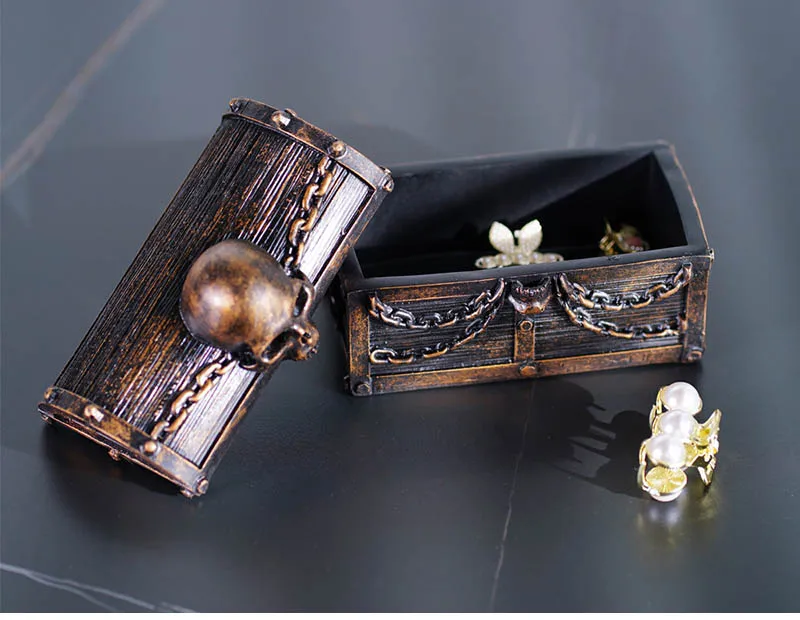 OEM Custom Creative Resin Embossed Treasure Chest Viking Pirate