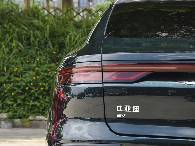 Luxury Byd Han Ev Car 715km Extra Long Range Battery New Energy