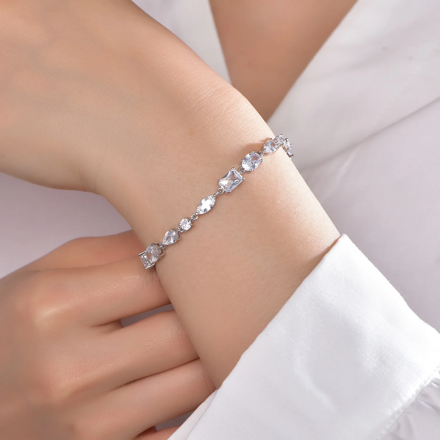 Hot Sale 5A Cubic Zirconia CZ Tennis Chain Bracelet Classic Shiny Crystal Tennis Bracelet for Women