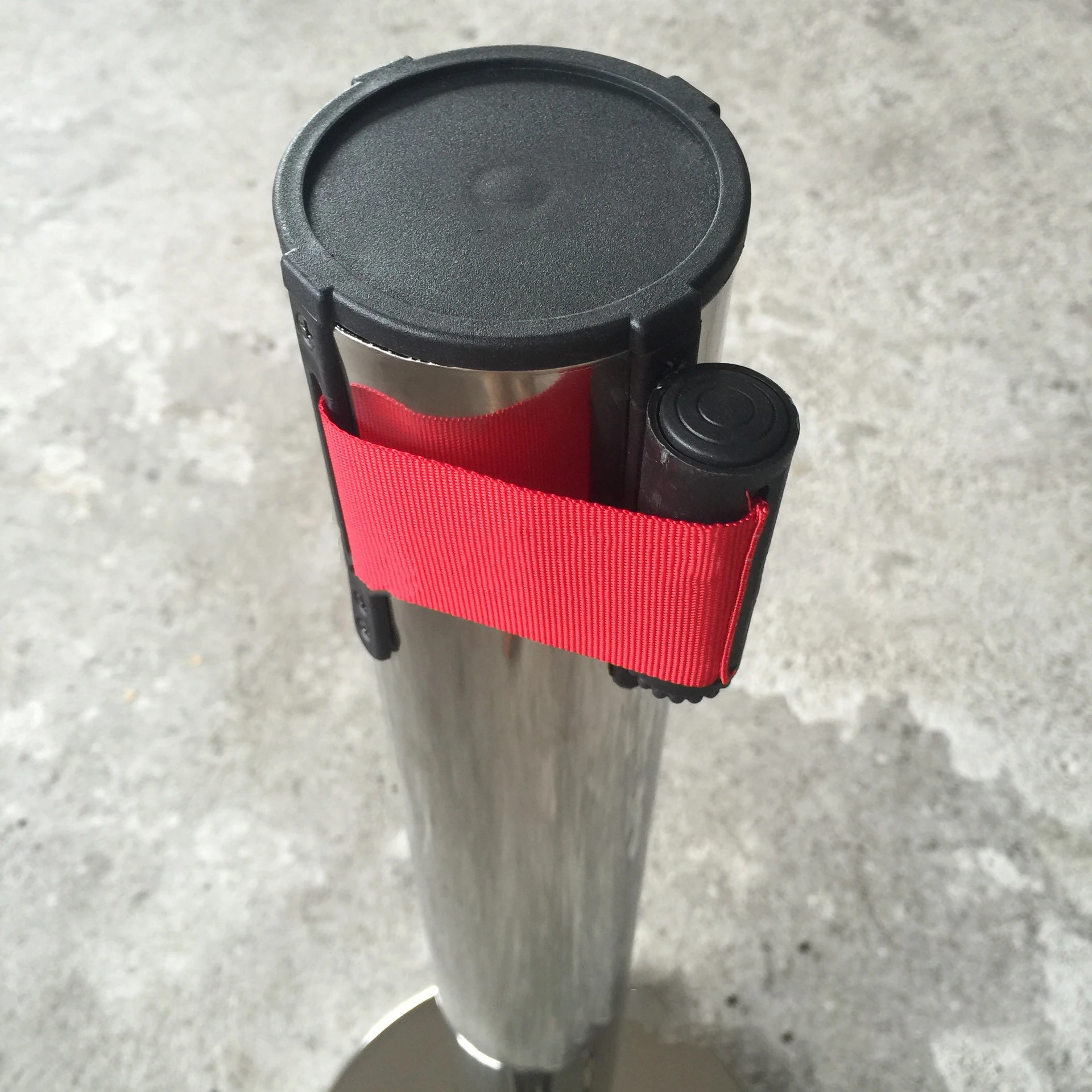 Tensator Stainless Retractable Barrier for Crowd Management manufacture