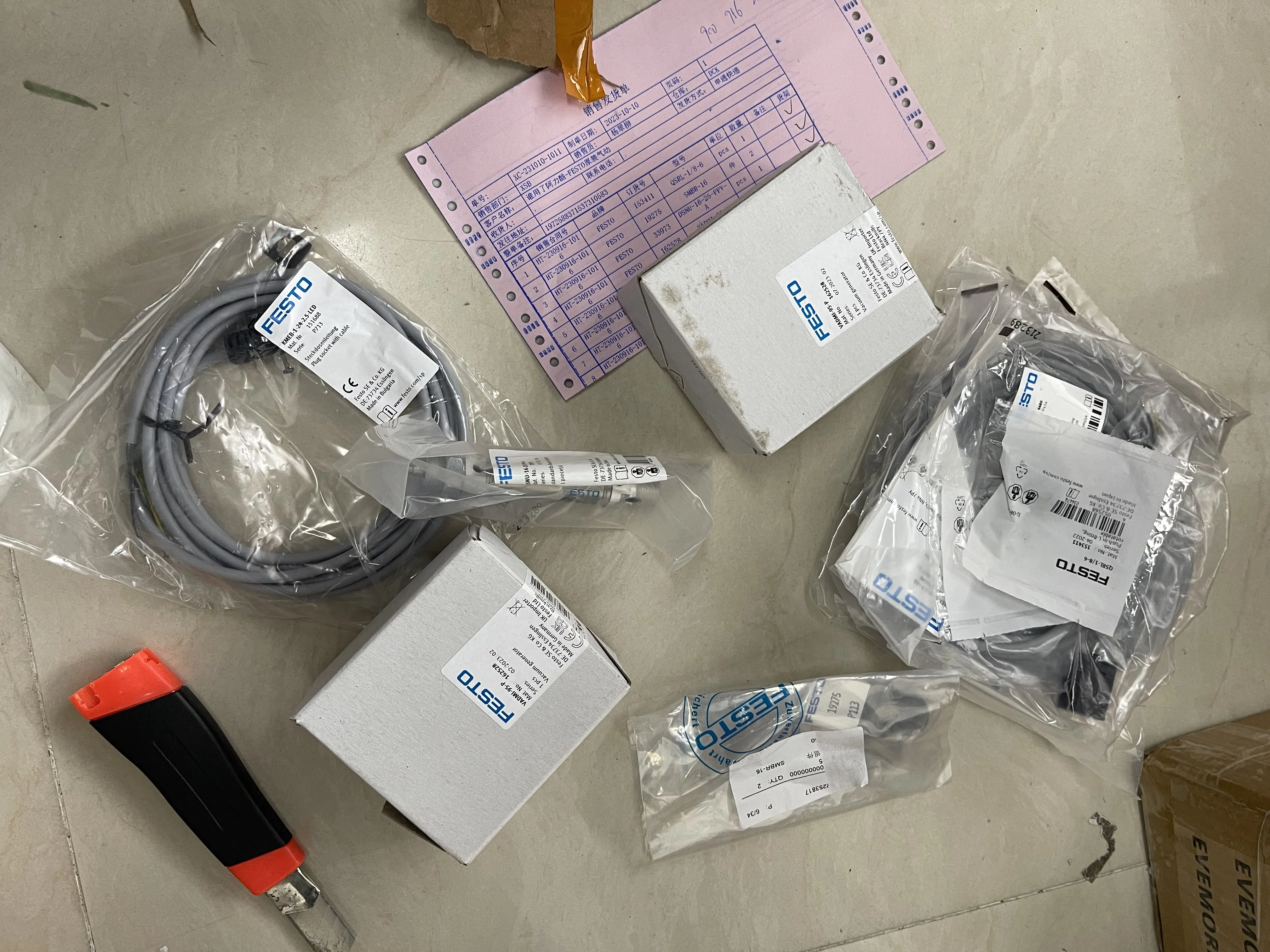 Festo Pneumatic Components & Cables QSRL-1/8-6 Festo Pneumatic Components & Cables QSRL-1/8-6