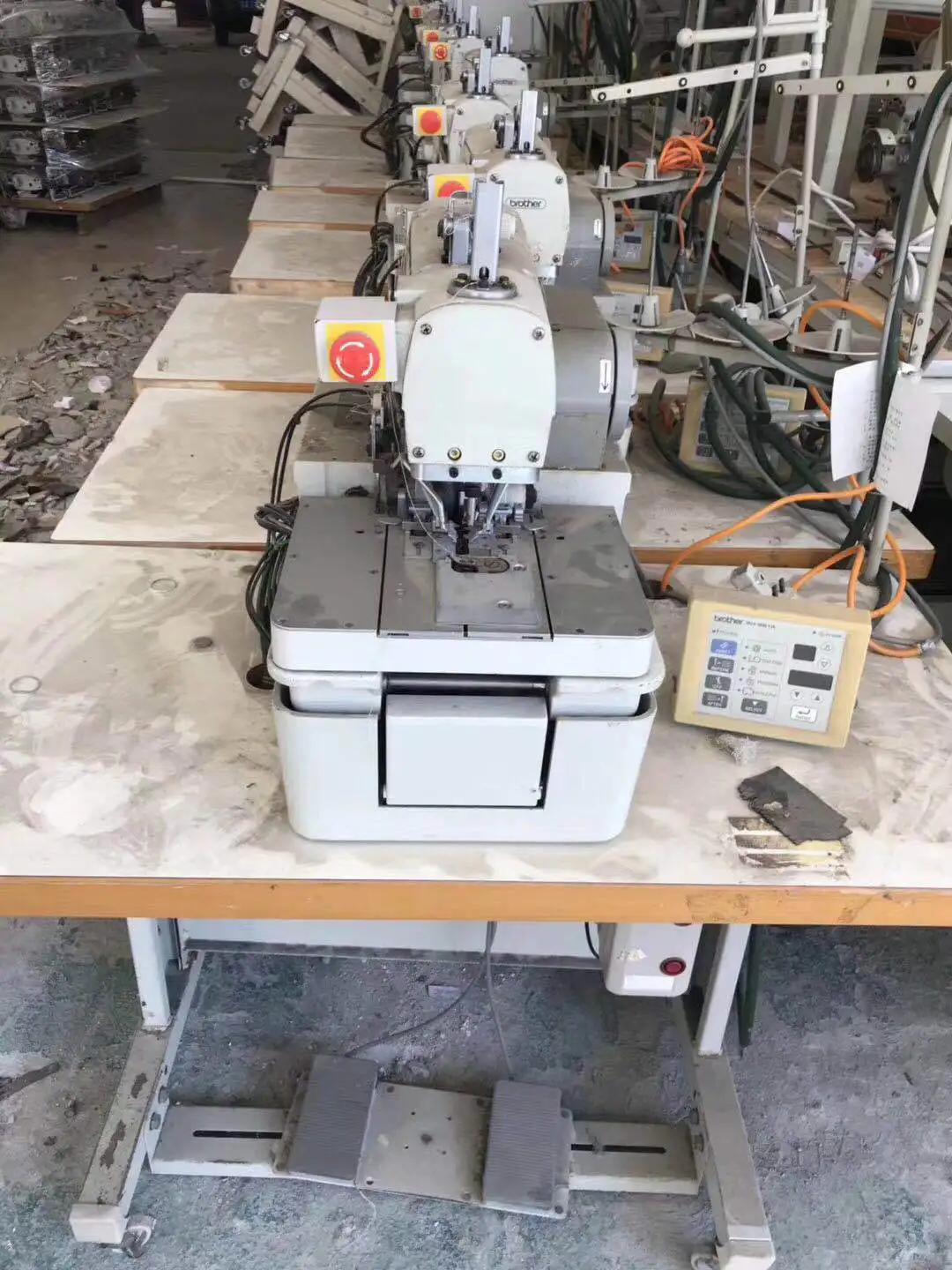 Used Brother 981 Automatic Straight Buttonhole Sewing Machine