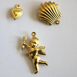Wholesale Nickel-Free Handmade Brass Angel Charm Metal and Shell Jewelry Findings Pendant Charm for Jewelry Making