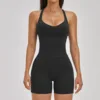 Conjunto de Top Negro y Shorts