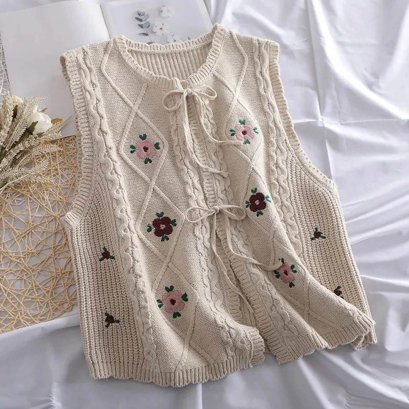 Retro Korean-Style Floral Embroidered Cardigan Jacket for Women Breathable Knit Tops Thin Casual Style for Spring Season