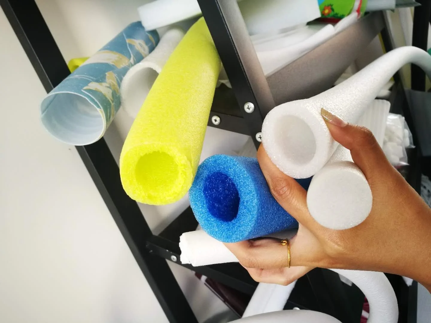 
Машина для производства прокладок из вспененного полиэтилена 