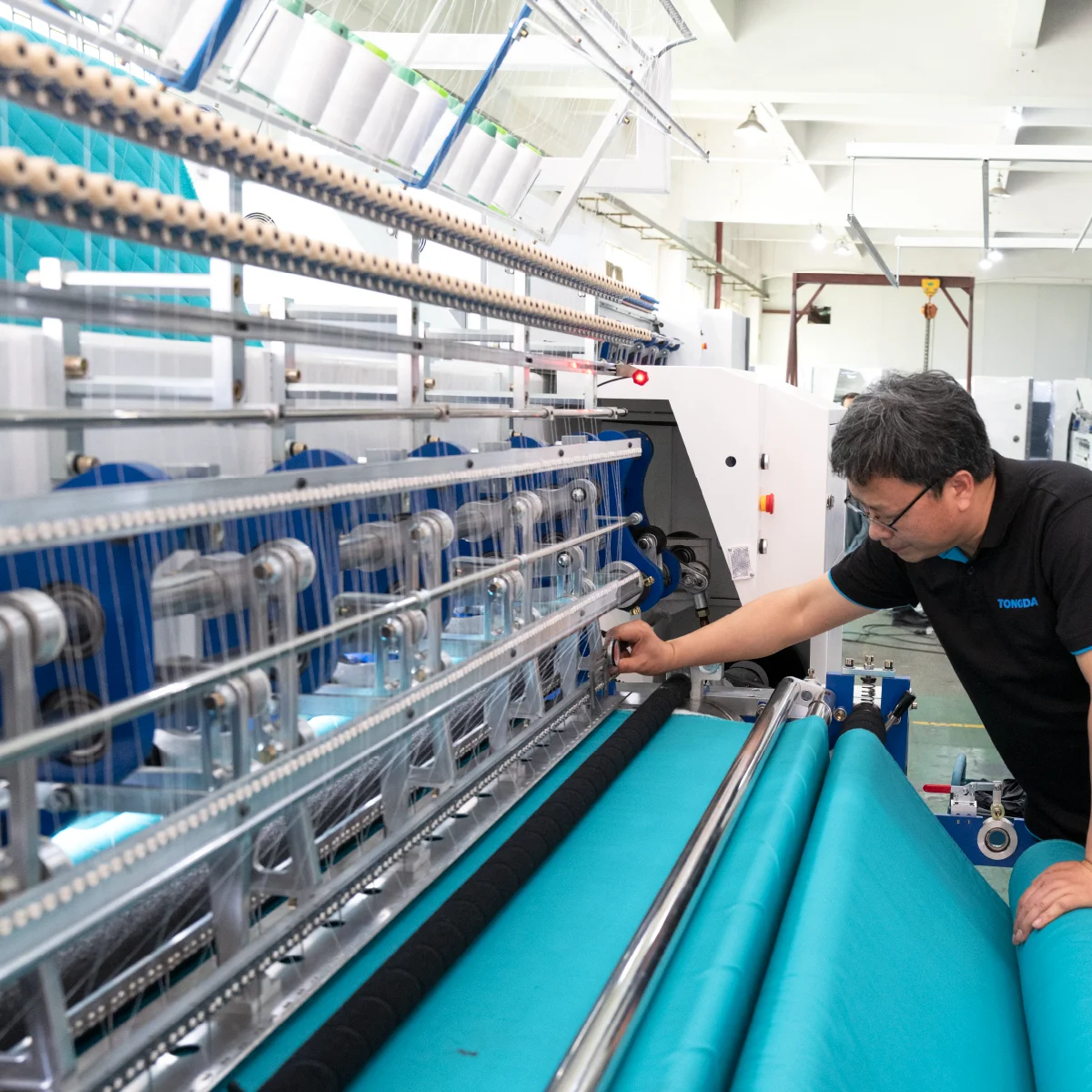 Tongda TD-128-2B Computerized Comforters/Bed Sheet/Curtain Fabric/Duvet/Cloth Making Lock Stitch Multi Needle Quilting Machine