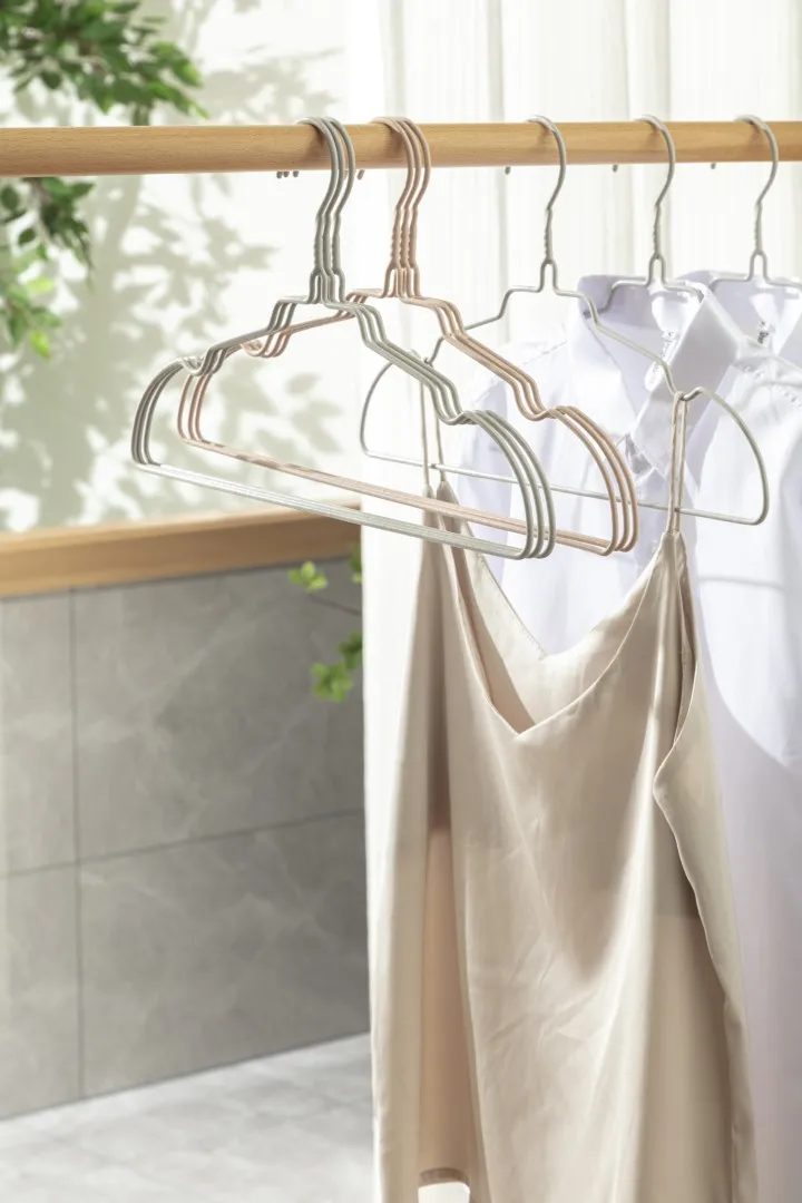 SOLELY Factory's Hot Sale  16 inch Plastic Coated Multi-Function Hanger Triangle Shape for Clothes Use Wardrobe Balcony Bathroom