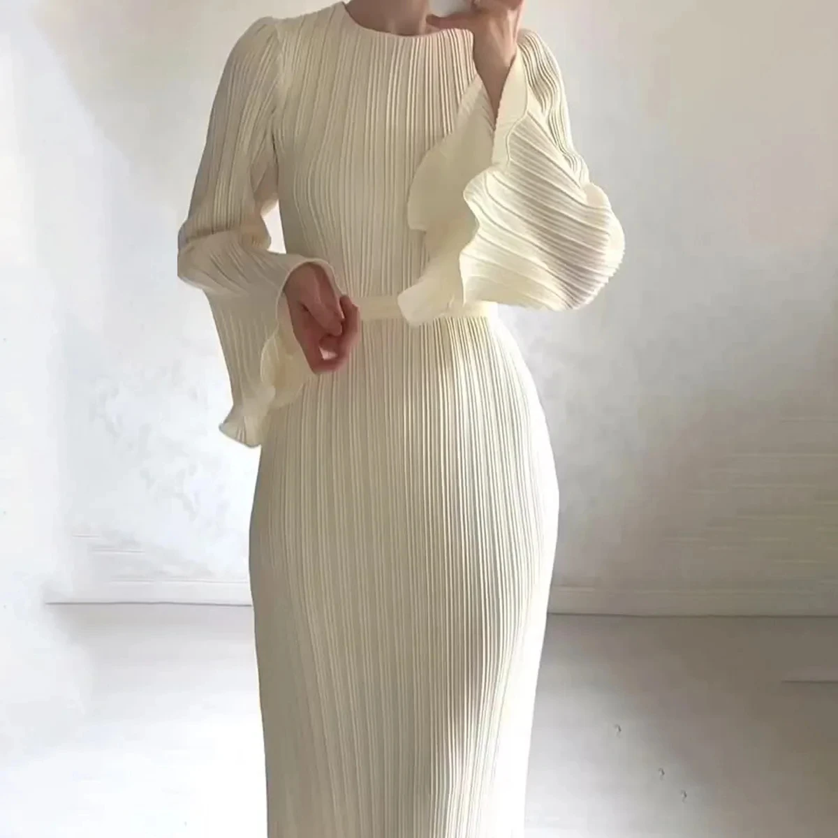 Spring Autumn Women New Fashion Long Dress Women's Casual Solid Color Round Neck Dress Trumpet Sleeve Pleated Abaya Dress