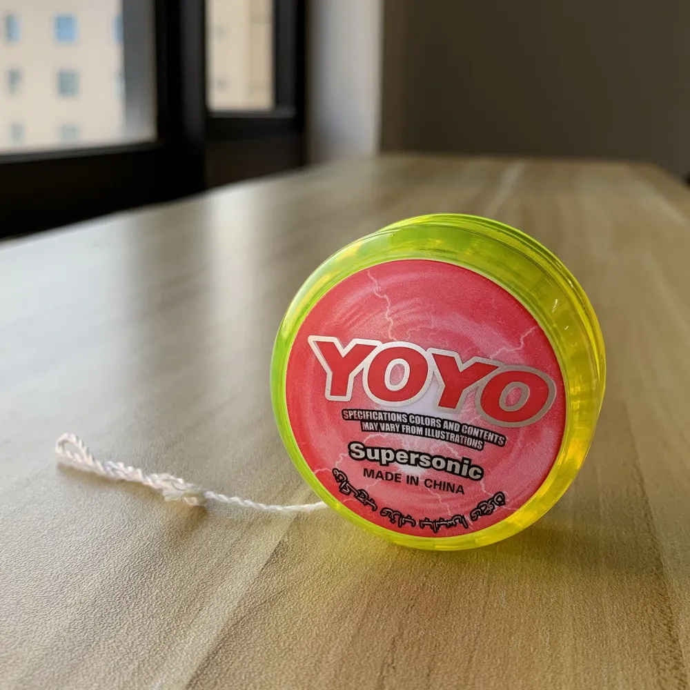 Производитель оптовая продажа дешевые классические пластиковые светящиеся подшипники чувствительный зеленый мини-йо шар мигающий светящийся светодиодный йо-йо игрушка