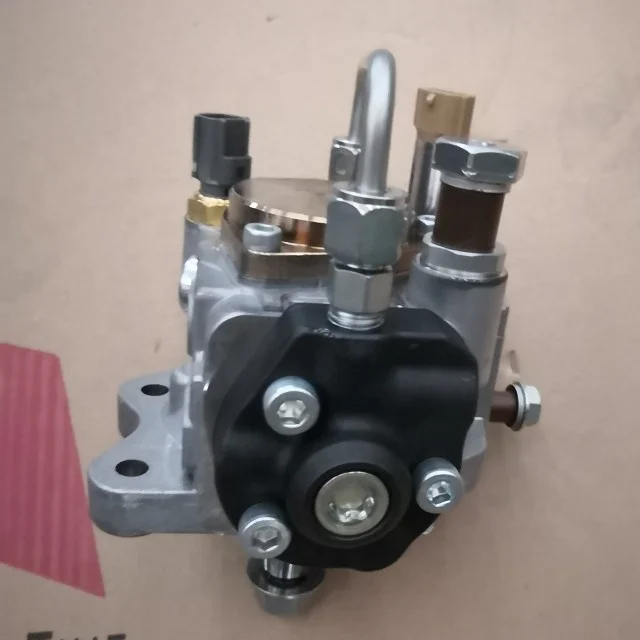 2025年のクリスマス 8-97306044-9 Fuel Injection Pump for Hitachi ZX200-3 Excavator ダイニングチェア