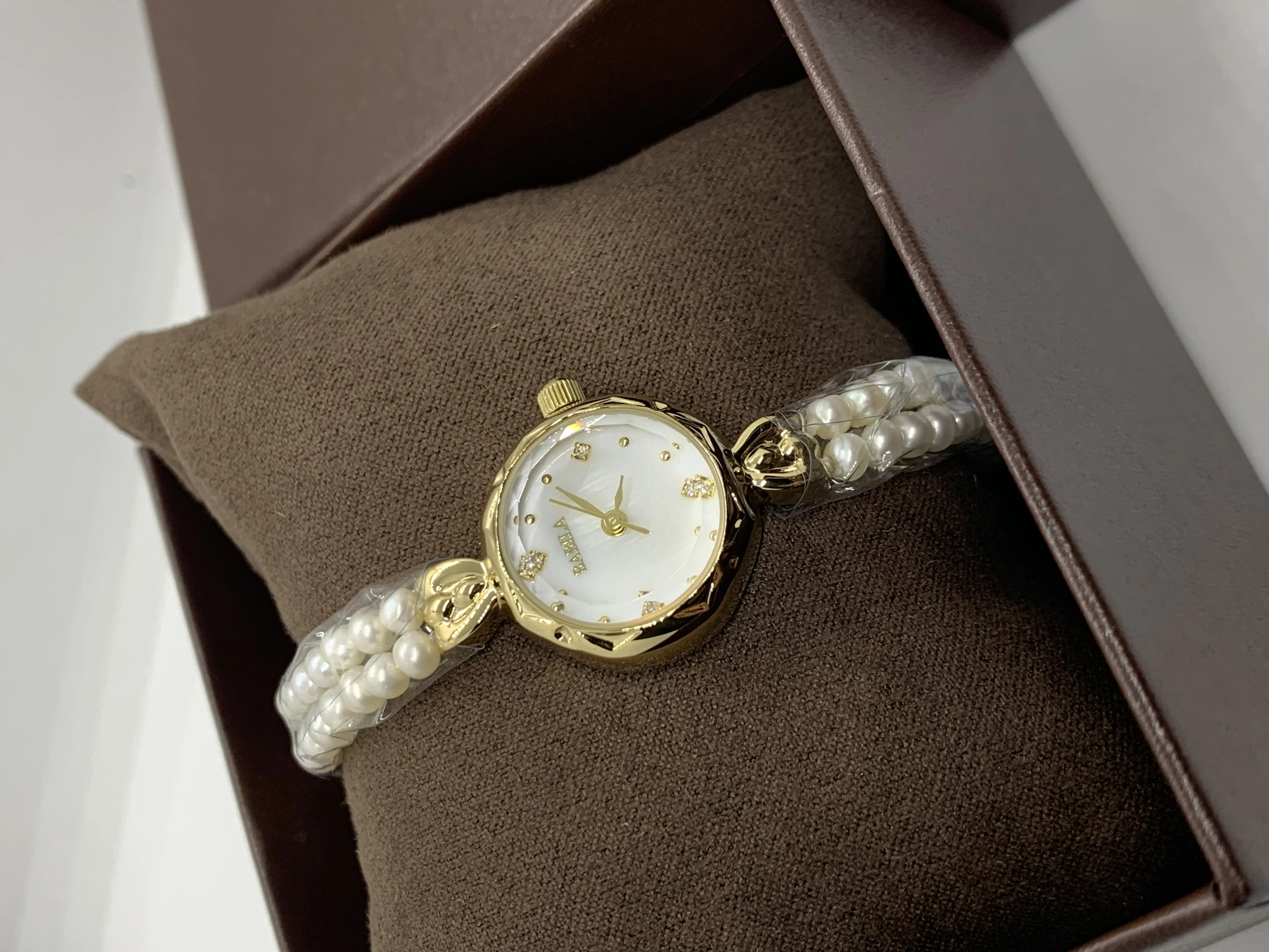 Fashion Freshwater Pearl Women's Watch