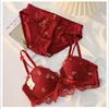 Stile esclusivo con set rosso