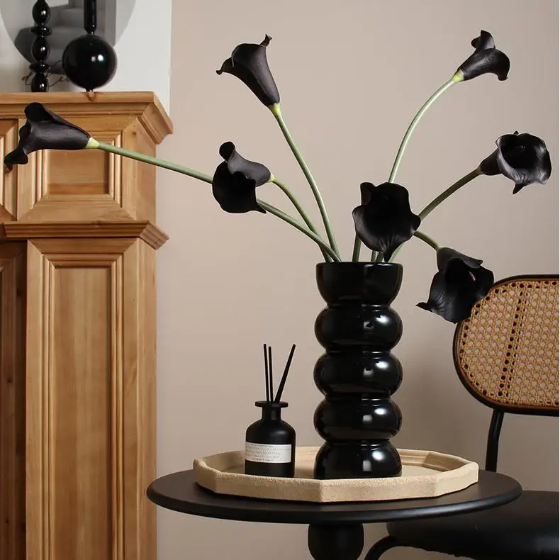 Vente en Gros de Vases Décoratifs Rétro Noirs à la Mode Médiévale en Céramique, Style Ins, Arrangeur de Fleurs Hydroponiques