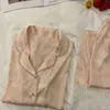 Collare di perle rosa