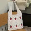 Patrón Beige y Fresa