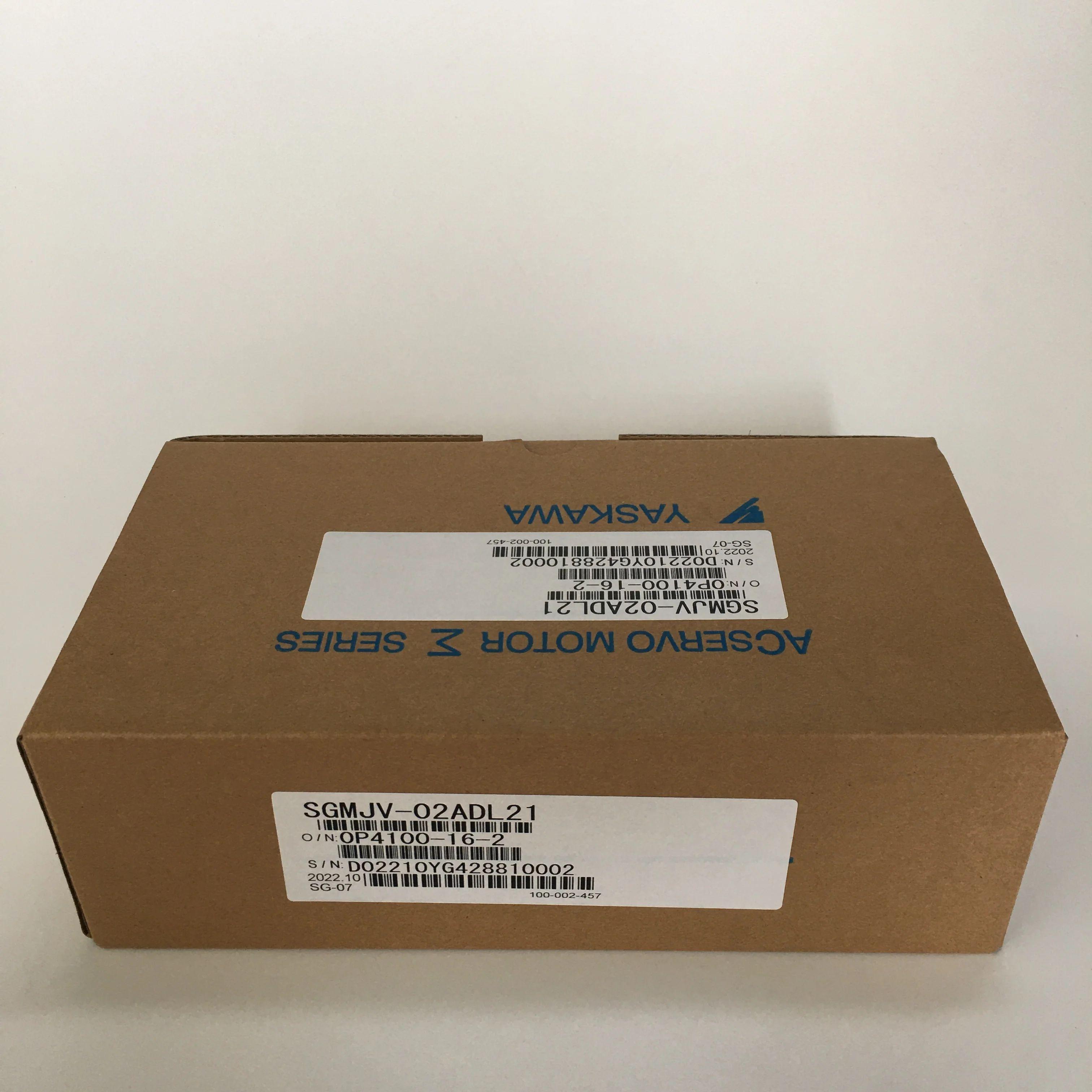 Yaskawa AC servo motor SGMJV-02ADL21 Yaskawa AC servo motor SGMJV-02ADL21