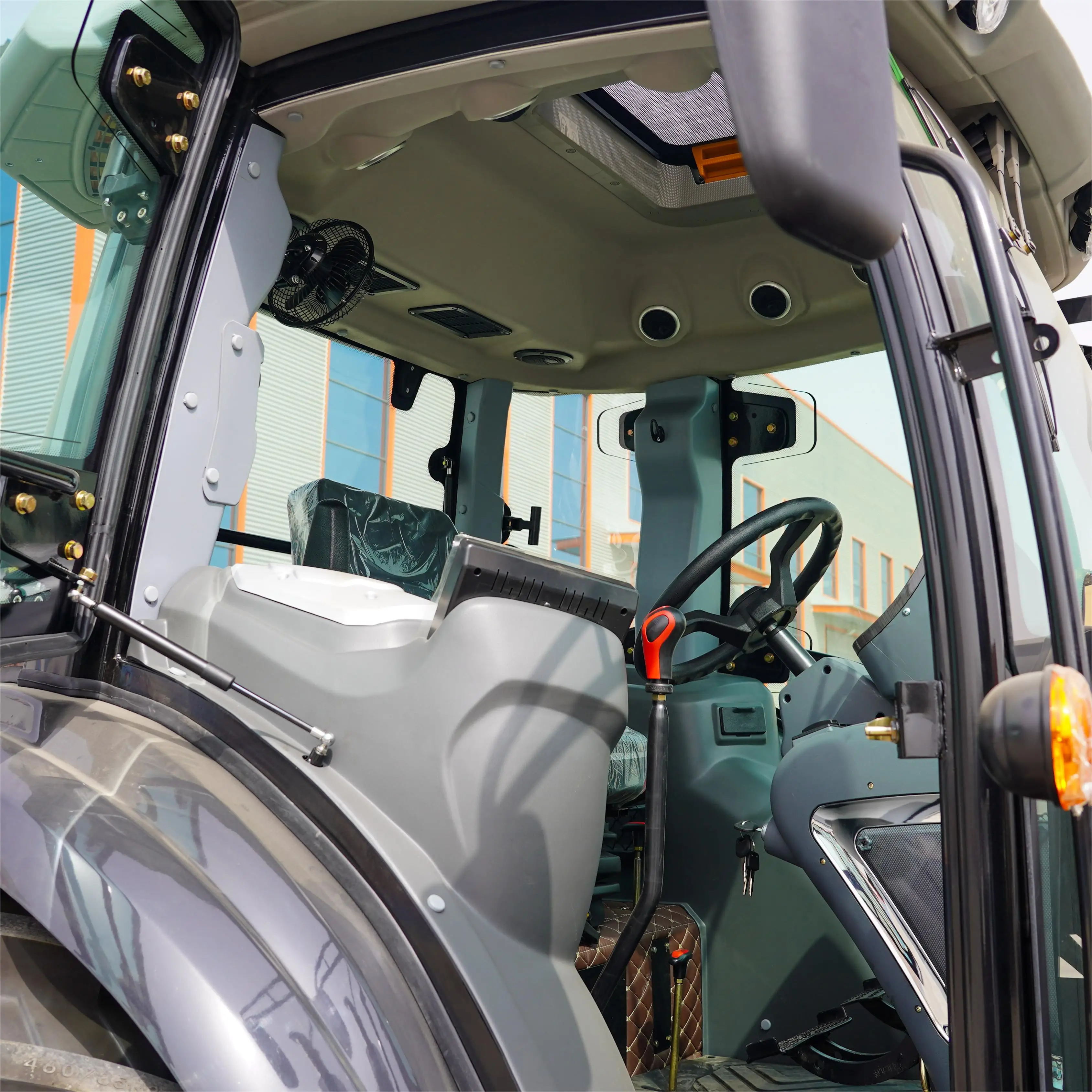 Farm Teactor Tractors EPA Engine Compact Tractor with Loader and Backhoe
