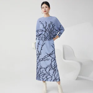 2025 Summer Casual One Size Two Piece Set High Quality Polyester Pleated Top & Women's Latest Design Print Woven Weave