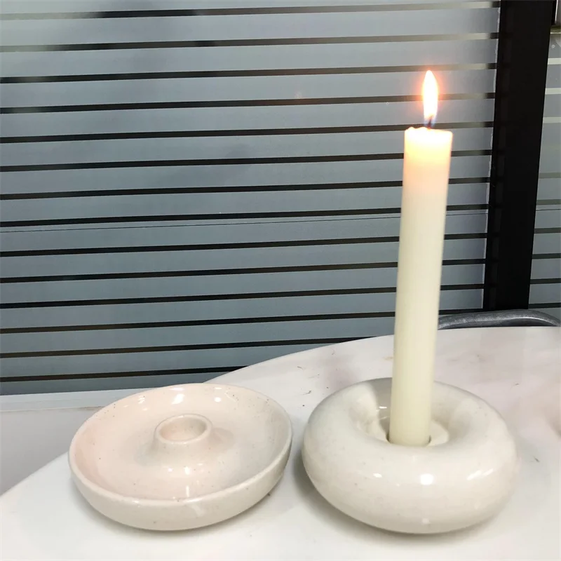 Nordic Style Ceramic Candlestick Modern Handheld Candle Holder Ornaments Home Living Room Minimalistic Candle Holder Taper Stand
