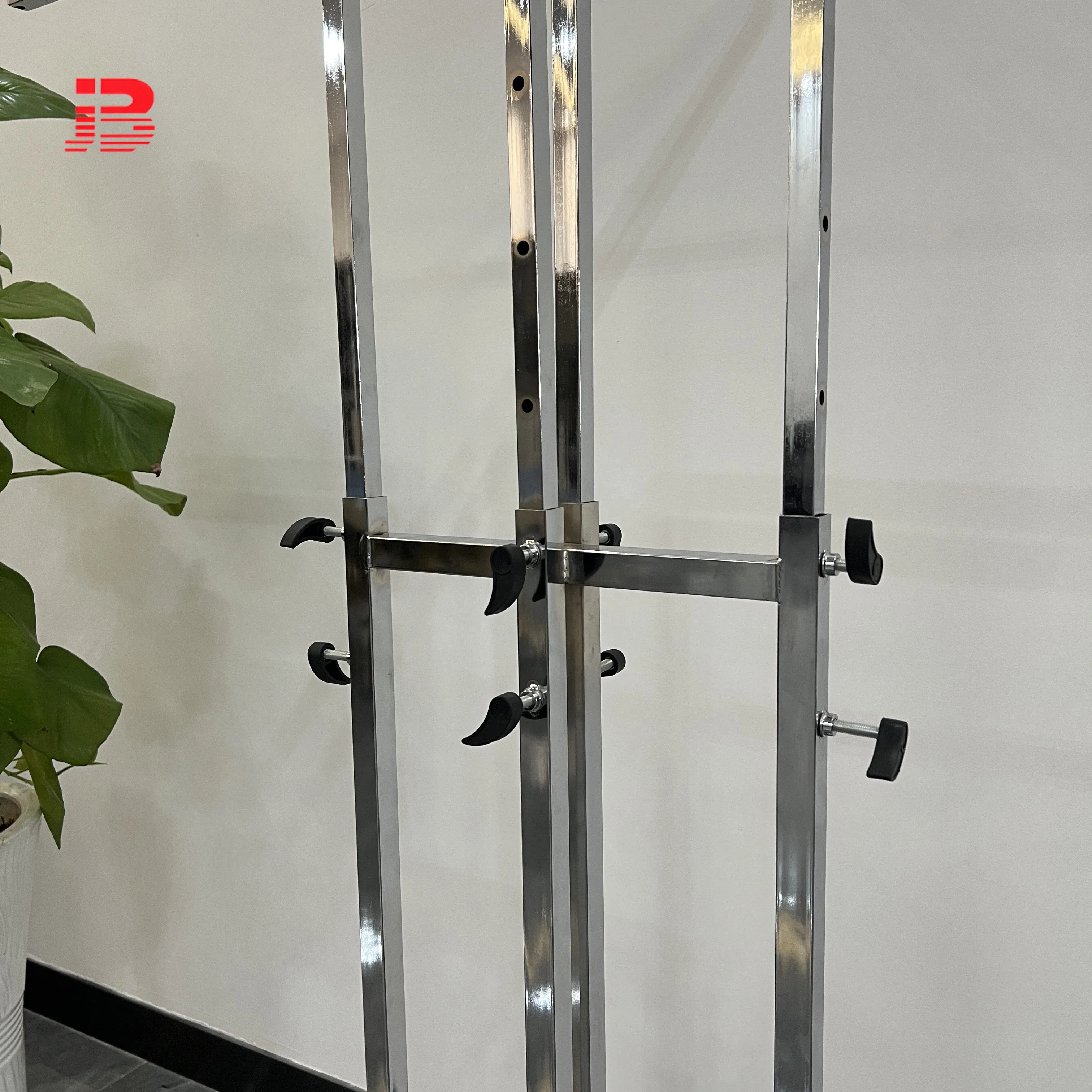 Retail Store 4-Arms Metal Clothes Hanger Display Rack