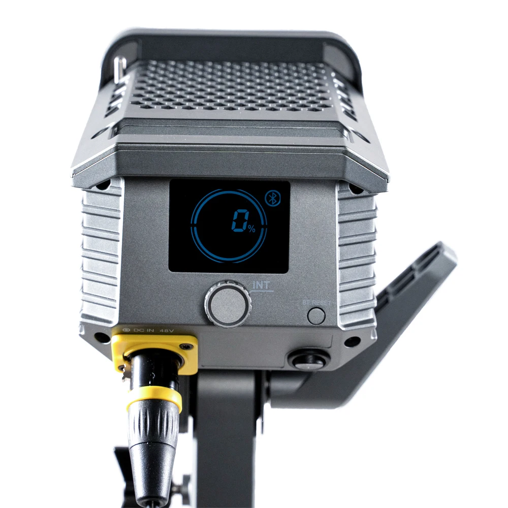Aputure Amaran AL-100d 5600K Led Video Light COB Daylight CRI+95 Bowens Mount 39500lux photography Fill lighting