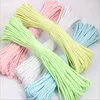 Lueur nocturne bleu, rose, blanc, jaune, vert