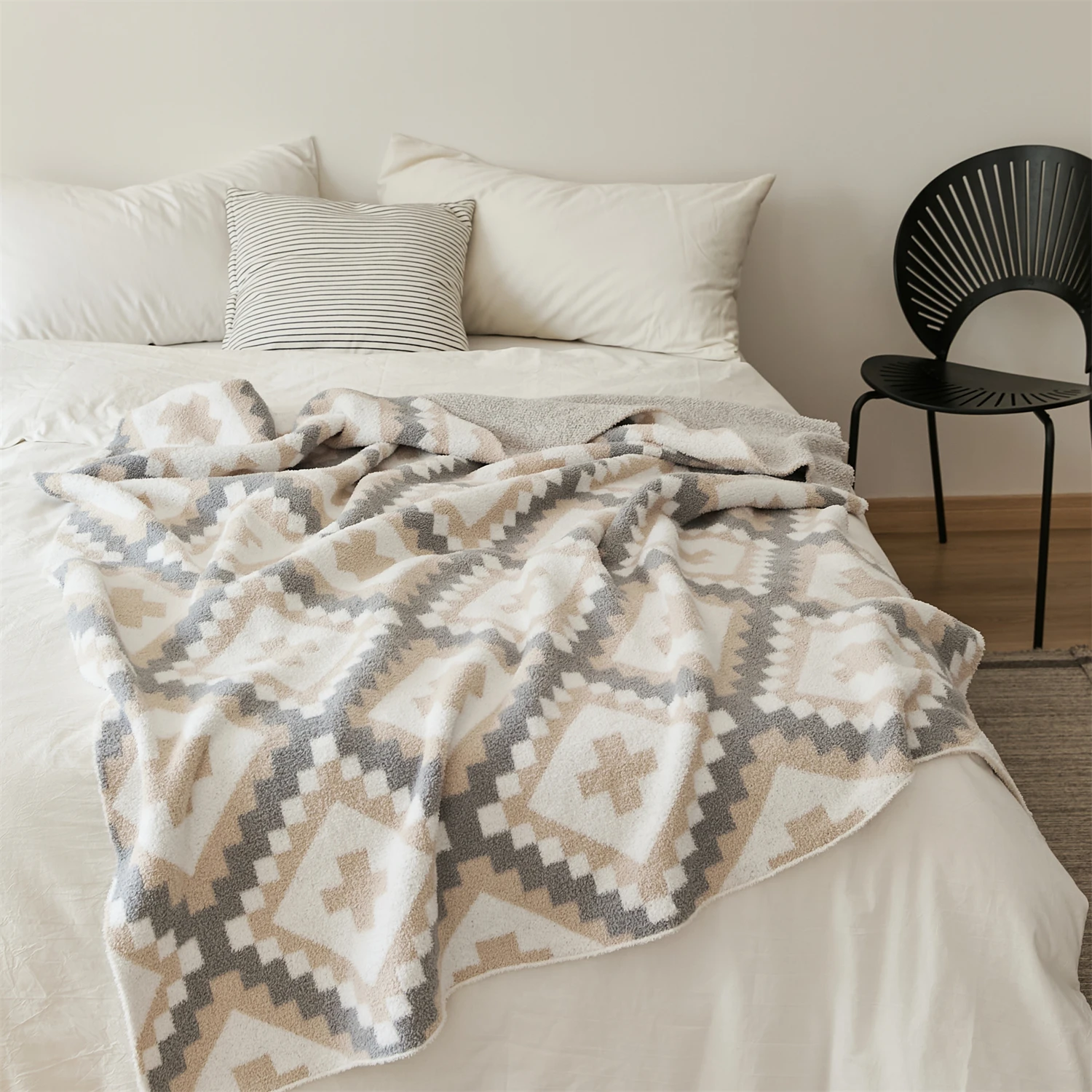 MTY Smooth Soft Bohemian Geometric Crochet Polyester Throw Blanket for Adult Kids Home supplier