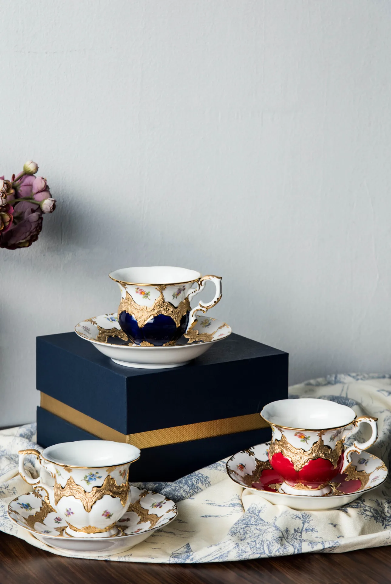 Luxury Hand Painting Real Gold Tea Cups Set Royal Handmade Tea Cup And