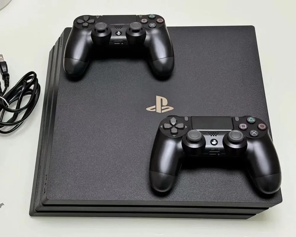 second hand so ny play station 4 ultra-slim video game console
