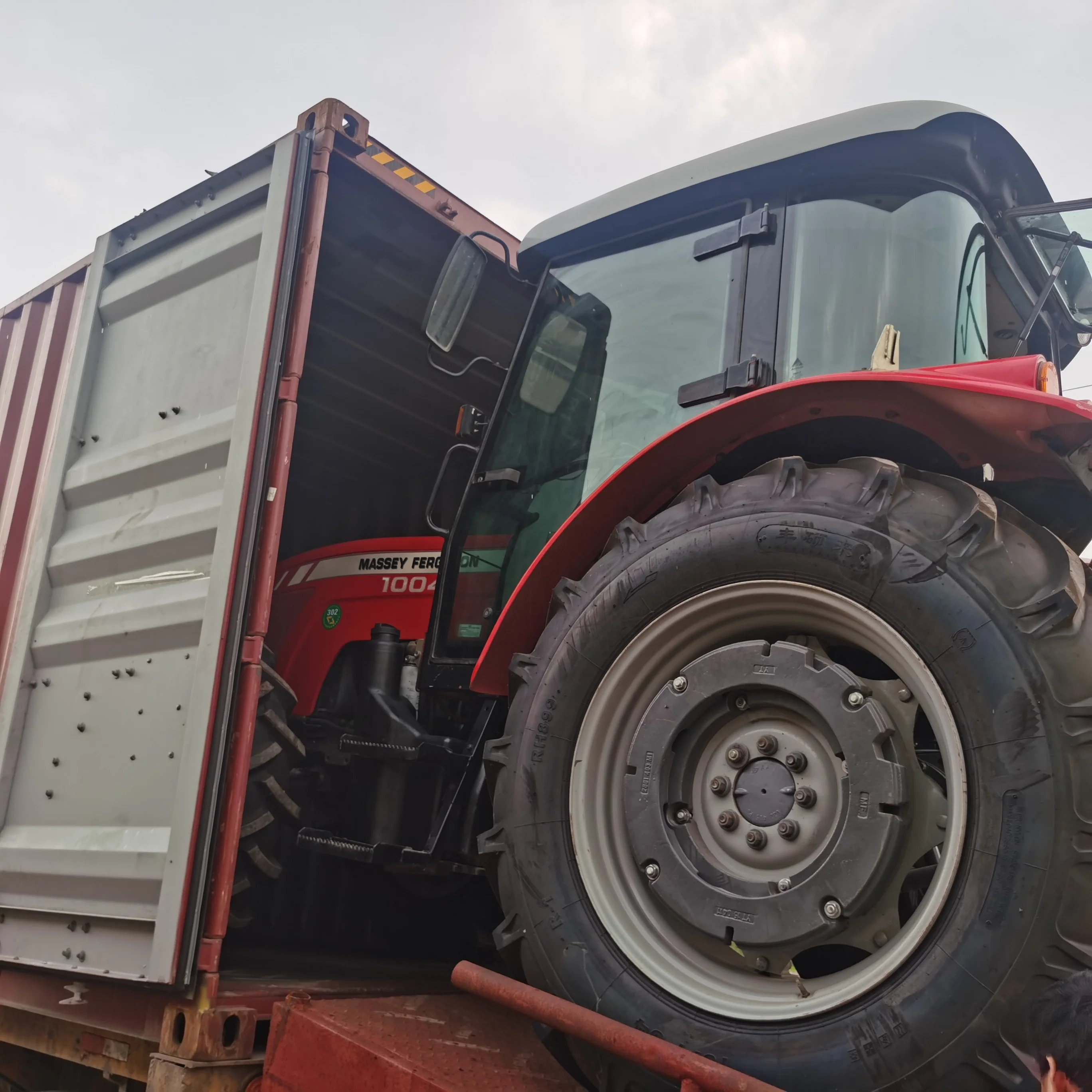 Used Tractors 100hp Farm Large Size 4wd Wheel Tractor Agricola