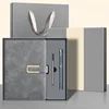 Gris Galaxy + Bolígrafo Metálico + Recambio de Bolígrafo + Bolsa de Regalo