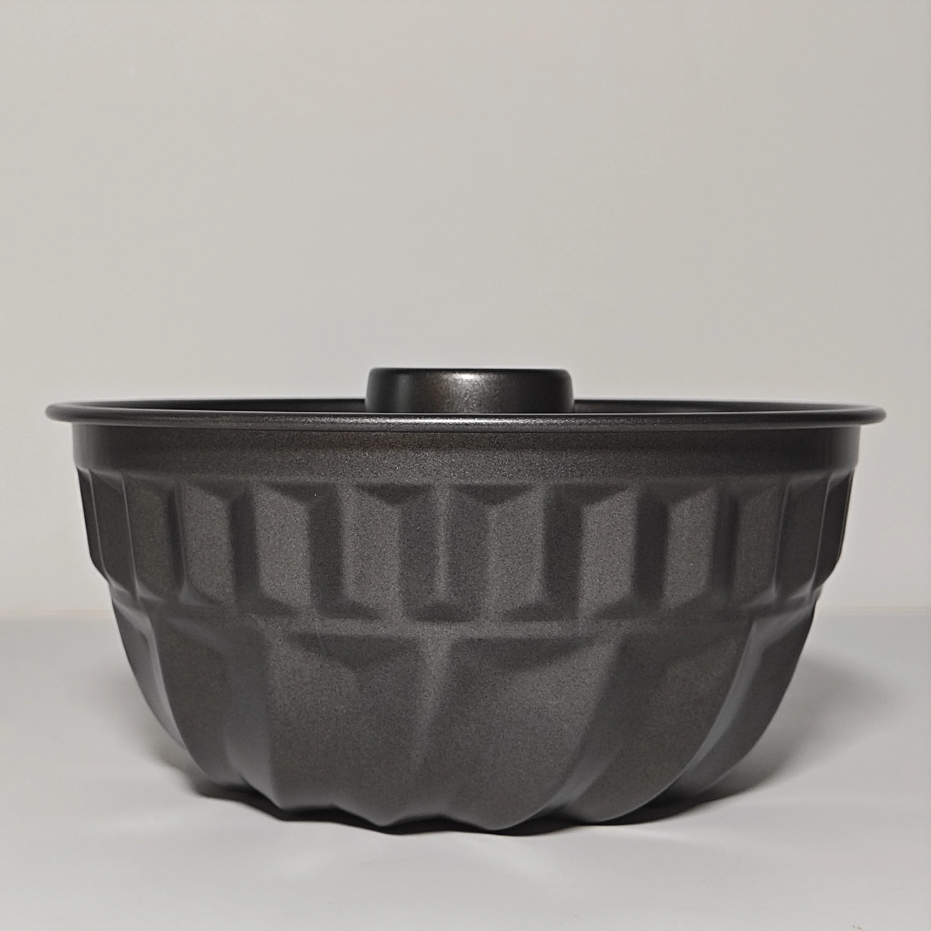 Wholesale Made In China Kitchen Bakeware Trendy Durable Metal Cake Pan