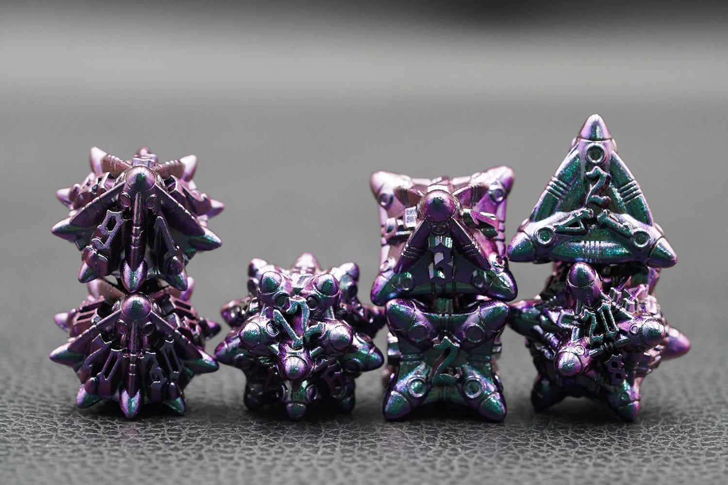 Purple Metal Dice Zinc Alloy Dnd Rpg Custom Digital Metal Polyhedral Standard Size Rocket Dice manufacture