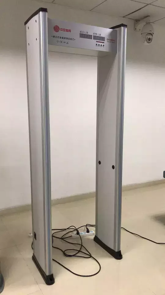 High Sensitivity Walkthrough Body Scanner China's Environment-Adapt Security Door Metal Detector for Security Protection