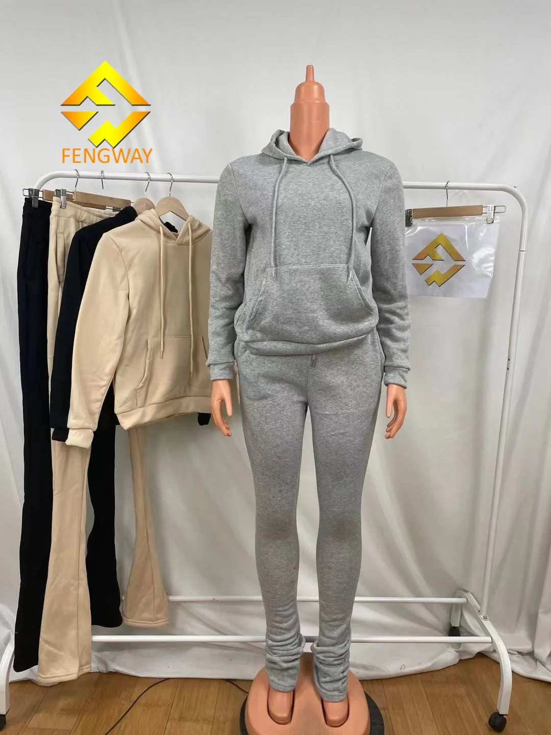 Winter woman clothing new arrivals jogger pullover hoodie and thick stacked sweat pants set