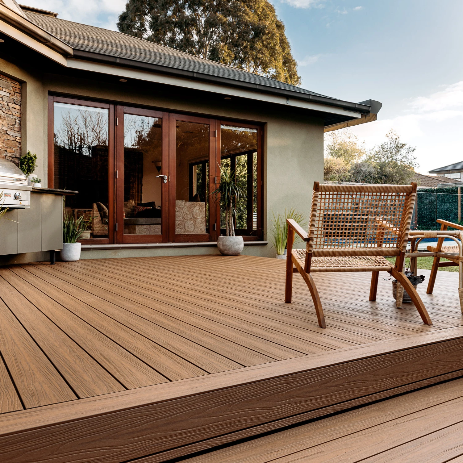 Композитный настил. WPC Decking. ДПК доски с круглыми отверстиями.