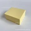 La brique de lait jaune colorée M013 est humide et douce