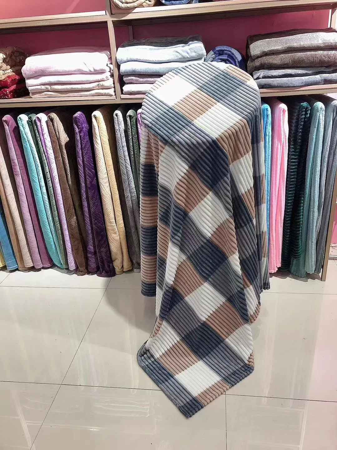 Super Soft Lightweight Flannel Fleece Blanket For Bed Couch Throw