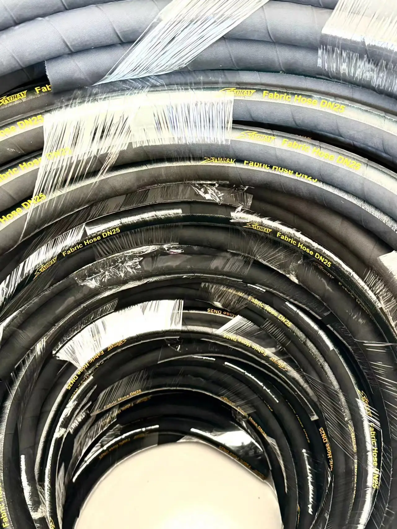 High-pressure Rubber Hose 3/8 EN853 1SN/2SN/4SN Oil-resistant and Wear-resistant Hydraulic Hose