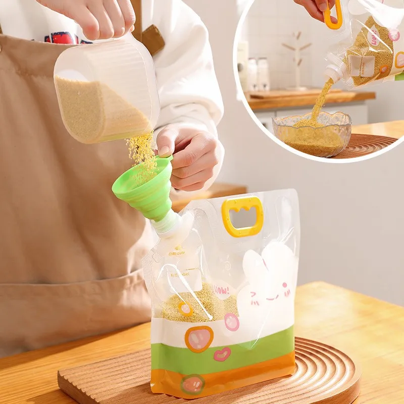 Cute Pattern Transparent Food Storage Bags with Portable Handle and Spout Plastic Food Pouch for Grain Food Soup Drinks