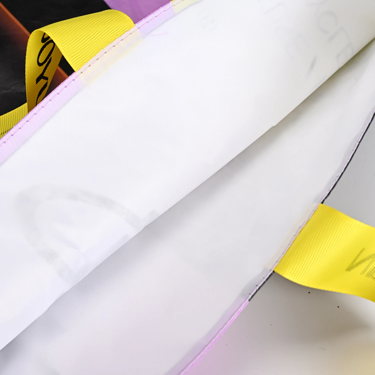 Eco-friendly Medium-sized Dupont Paper Coated Tyvek Tote Bag Light Strong Reusable Shopping Pouch Colorful Screen Beach Bag factory