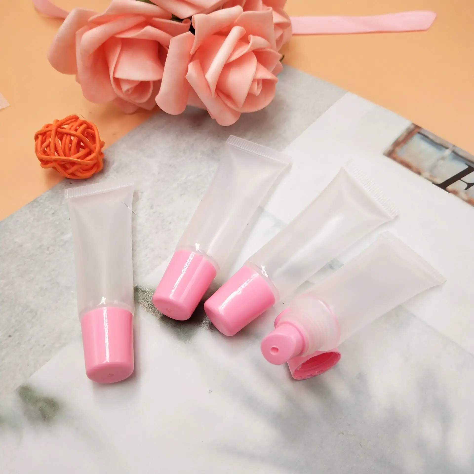 Custom Logo Empty Squeeze Lip Gloss Tubes 10ml 15ml Lip Gloss Squeeze