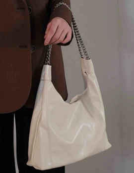 2024 New Soft Leather Tote Bag Trendy One Shoulder Large Capacity Underarm Bag Chain Stray Bag Popular in Japan and South Korea